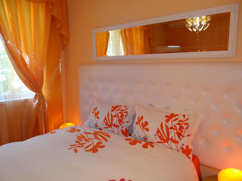 Orange Flower Apartments 1 Sofia Bilik gambar