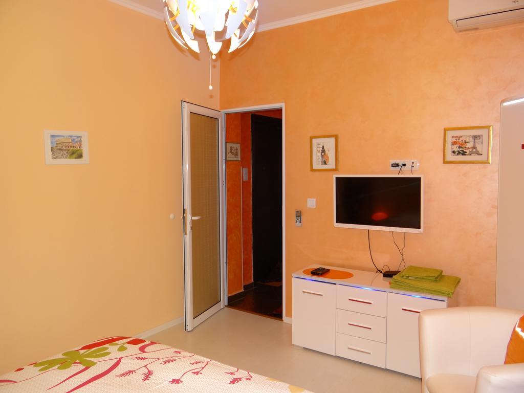 Orange Flower Apartments 1 Sofia Bilik gambar