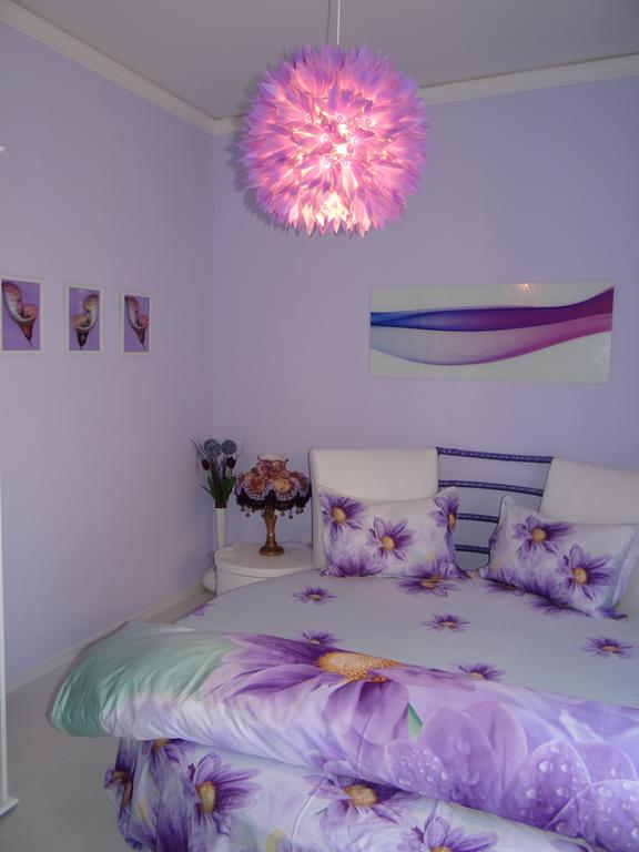 Orange Flower Apartments 1 Sofia Bilik gambar